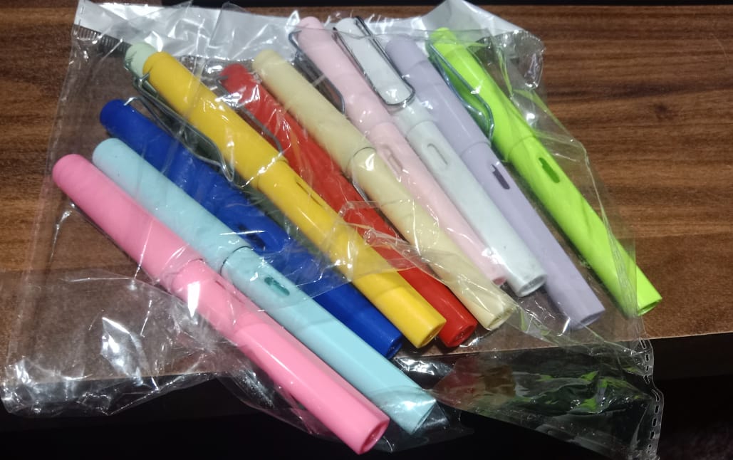 2-in-1 Everlasting Magic Pencil with Replaceable Eraser (1 Pc / Mix Color)