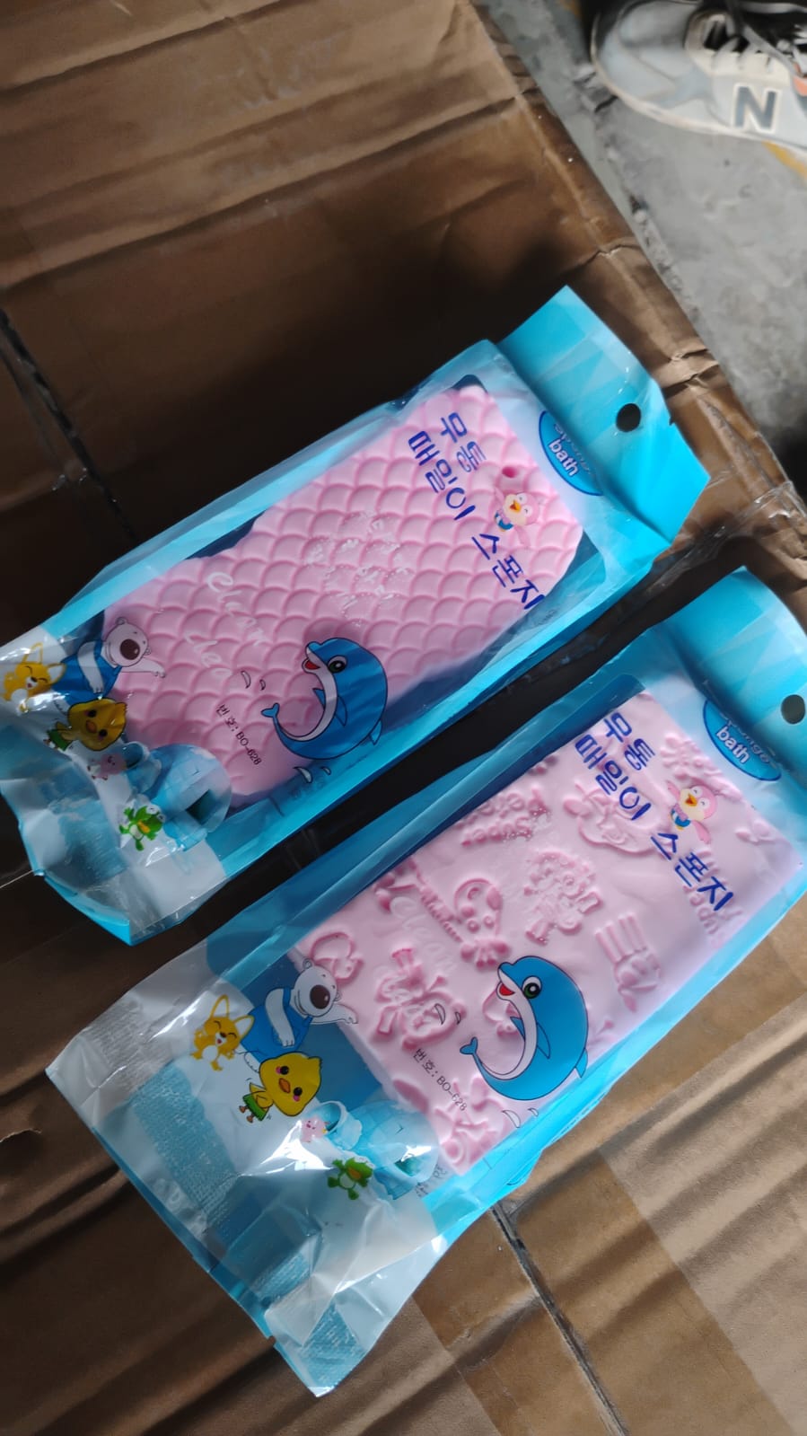 Ultra Soft Exfoliating Sponge – Dead Skin Remover &amp; Face Scrubber