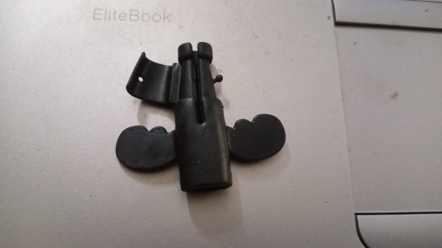 Silicone Data Cable Protector – Angel 2-in-1 Cord Saver &amp; Storage Tool